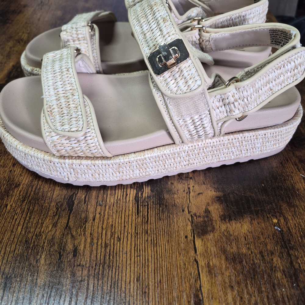 Steve Madden Beige Woven Platform Sandals